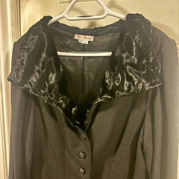 Stop Staring Black Coat with Faux Fur Trim - Picture 7 of 13